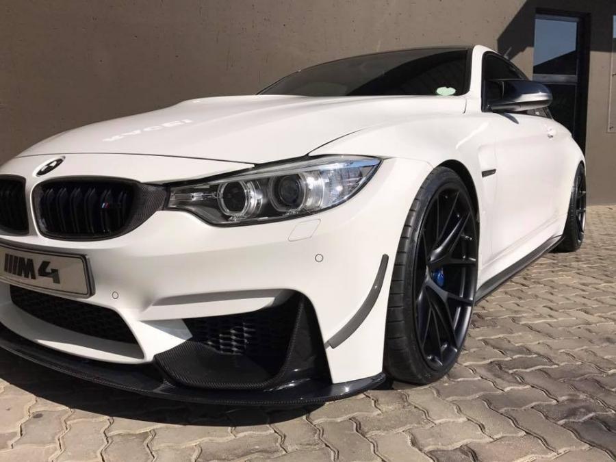 BMW M4 Coupe by RACE! 2017 года  (фото 9 из 15)
